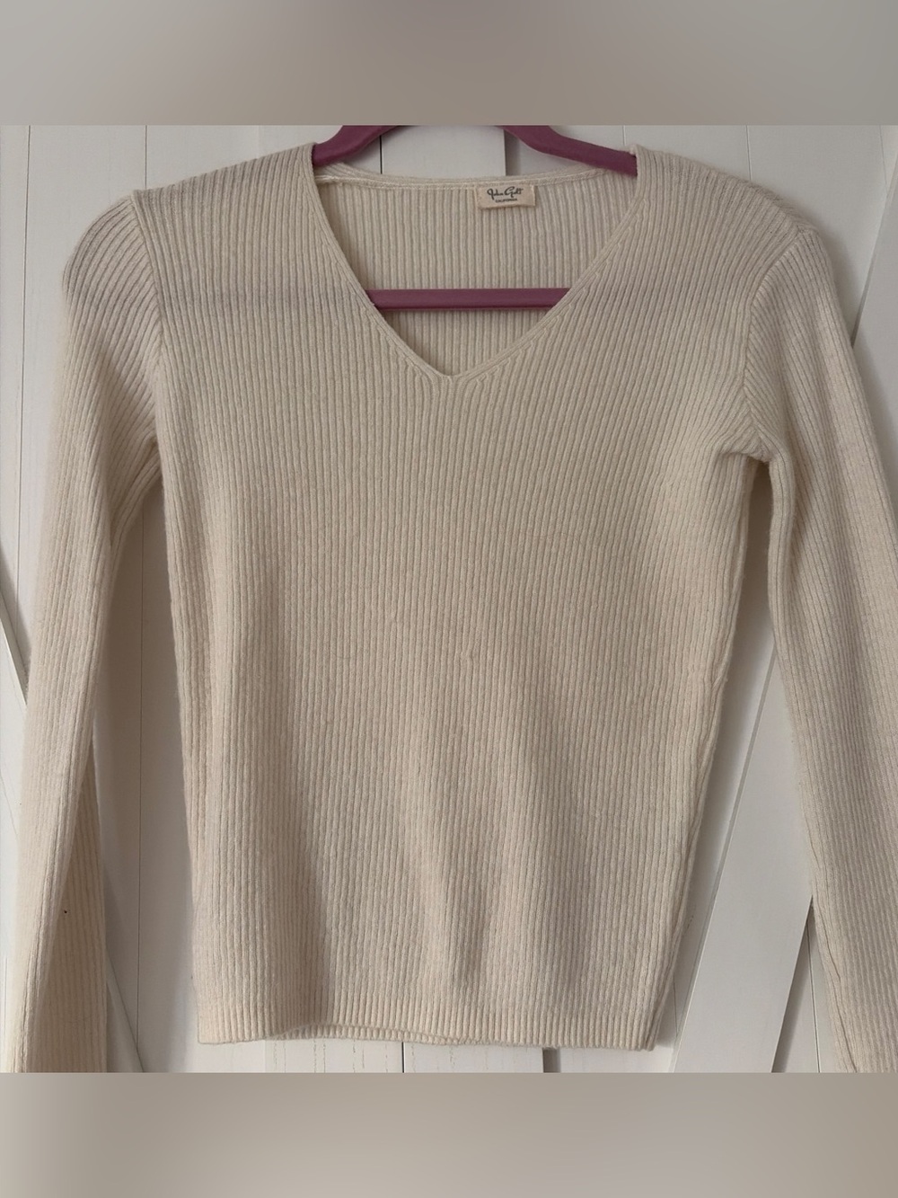 Brandy Melville Cream Ribbed V‑Neck Sweater